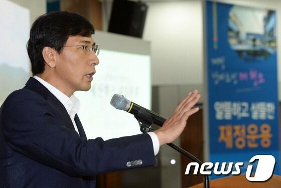 본문 이미지 - 안희정 충남도지사. ⓒ News1