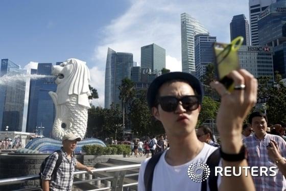 본문 이미지 - Wider Image: Singapore - 50 Years Of Independence