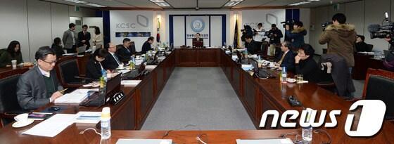 본문 이미지 - 방송통신심의위원회 회의장면 ⓒ News1