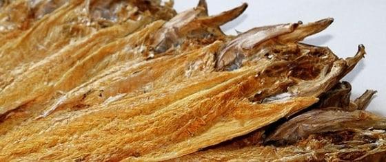 본문 이미지 - 고단백·저지방에 영양가가 높은 '황태'는 개와 고양이 모두에게 좋은 식재료이다. 하지만 황태만 지속적으로 급여할 경우 영양소 불균형을 초래할 수 있어 사료와 함께 지급하는 것이 좋다.ⓒ News1