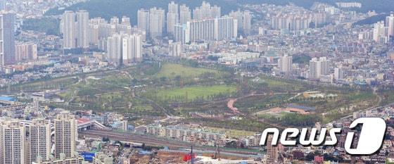 본문 이미지 - 부산시민공원 전경 ⓒ News1 DB
