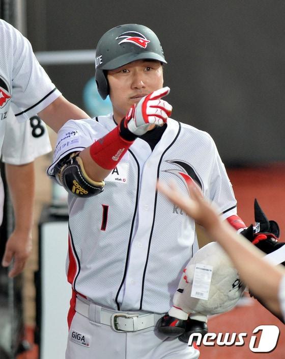 본문 이미지 - KT 위즈 시절의 장성호. /뉴스1 DB ⓒ News1 이재명 기자