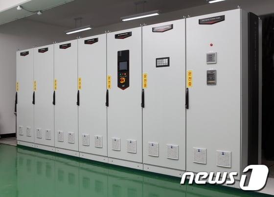 본문 이미지 - LS산전이 LS-Nikko동제련 온산제련소 스마트SVC센터에 구축 완료한 SVC 설비.ⓒ News1