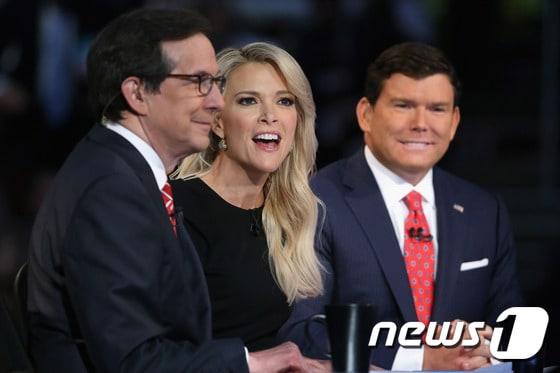 본문 이미지 - 폭스뉴스 여성 앵커 메긴 켈리(가운데). ⓒ AFP=뉴스1