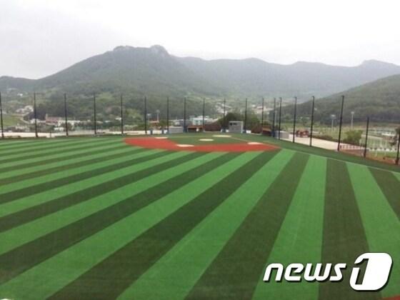 본문 이미지 - 잠실구장 크기의 대형 야구장인 통영야구장이 오는 30일 개장한다. (KBO 제공) ⓒ News1