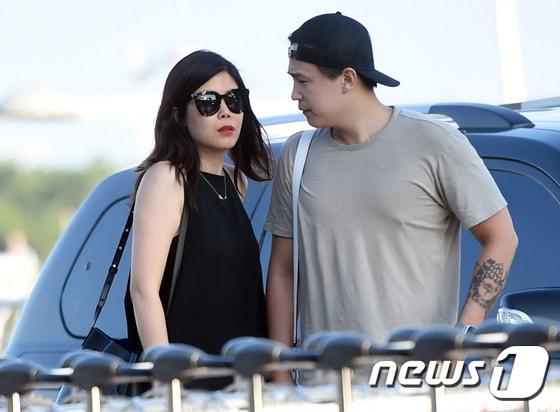 본문 이미지 - 가수 린&#40;왼쪽&#41;, 이수 부부 ⓒ News1