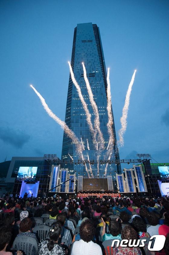 본문 이미지 -  부산 국제 금융센터(BIFC) 2015.8.31/뉴스1 ⓒ News1 이승배 기자