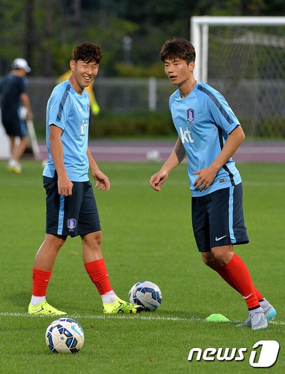 본문 이미지 - 잉글랜드 프리미어리그에서 코리언 더비가 무산된 손흥민(왼쪽)과 기성용. ⓒ News1 