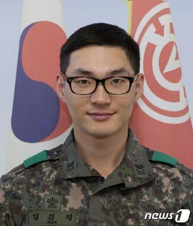 본문 이미지 - 지난 11일 육군 제50보병사단 신병교육대대 수류탄 투척 훈련 중 폭발 사고로 숨진 고 김원정(27) 상사./사진제공=50사단 ⓒ News1