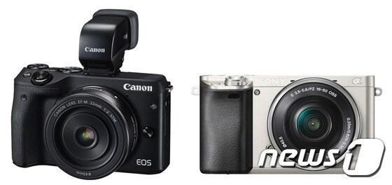 본문 이미지 - 캐논의  미러리스 카메라 'EOS M3'(좌)와 소니의 'A6000'(우) ⓒ News1
