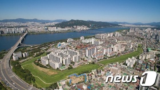 본문 이미지 - 하늘에서 본 풍납토성(사진=서울시 제공) 2015.9.30/뉴스1ⓒ News1