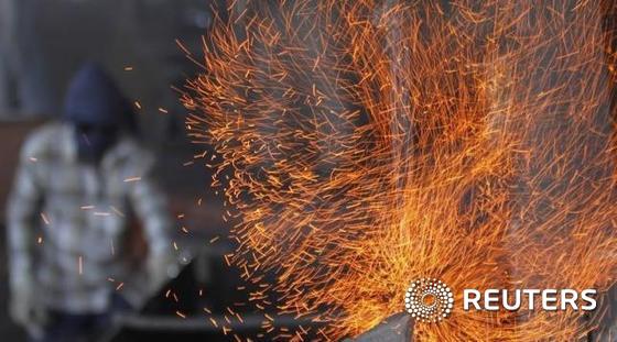 본문 이미지 - 철강 공장. ⓒ 로이터=뉴스1