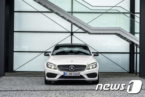 본문 이미지 - The New Mercedes-Benz C 450 AMG 4MATICⓒ News1