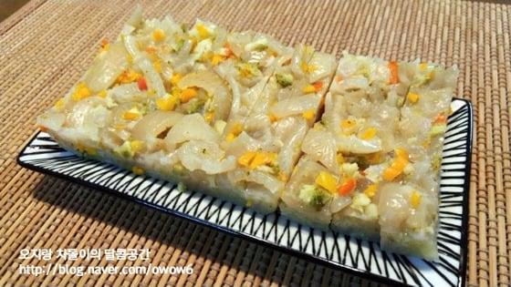 본문 이미지 - '돼지껍데기 편육'은 조리 시 기름기를 거의 제거할 수 있으며, 후각을 자극하는 비릿한 냄새와 쫀득한 식감으로 반려동물의 건강과 기호성을 모두 만족시킬 수 있다.(정보 및 사진 네이버 블로거 '오지랑 차돌이의 달콤공간' 제공)ⓒ News1