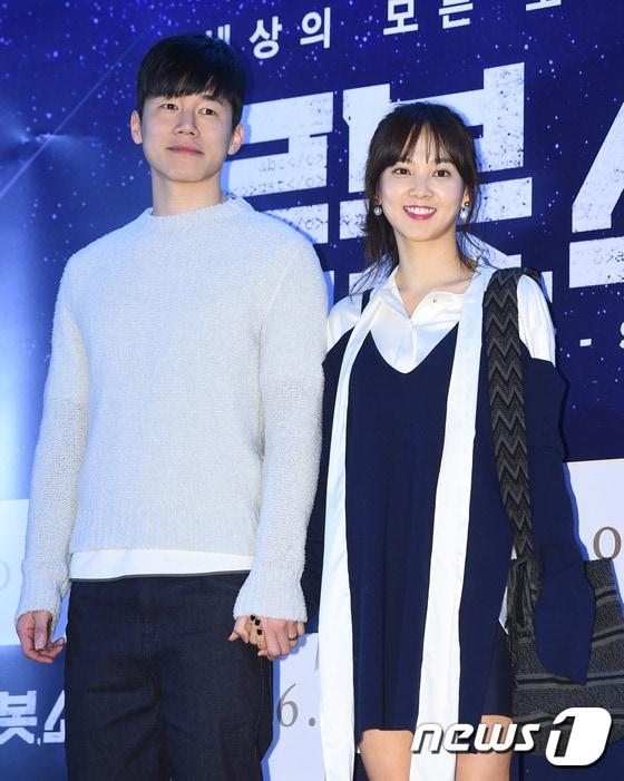 본문 이미지 - 배우 김무열, 윤승아(오른쪽) ⓒ News1 DB