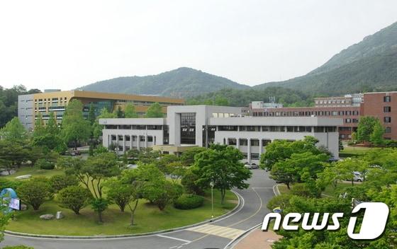 본문 이미지 - 창원대학교 대학본부 전경(창원대학교 제공)2016.1.27./뉴스1 ⓒ News1 남경문 기자