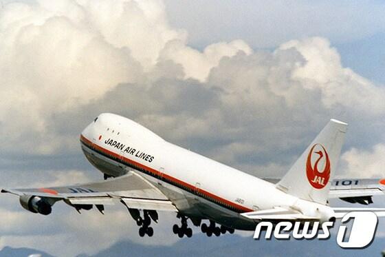 본문 이미지 - 일본항공은 외국인 관광객을 위한 새로운 일본 국내선 운임인 ‘재팬 익스플로러 패스’를 출시했다. (JAL 페이스북 출처) ⓒ News1 travel