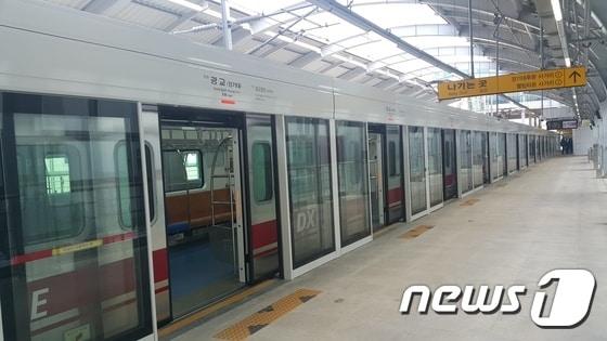 본문 이미지 - 신분당선 광교역 승강장. ⓒ News1