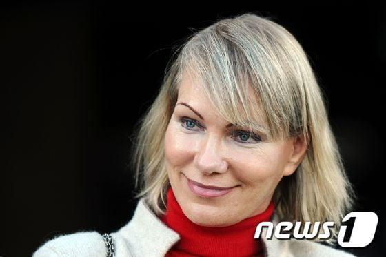 본문 이미지 - 재산만 8조4000억원으로 추산된 '여황제' 마가리타 루이-드레퓌스(53). ⓒ AFP=뉴스1