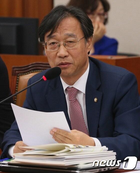 본문 이미지 - 유동수 더불어민주당 의원. /뉴스1 DB ⓒ News1 송원영 기자