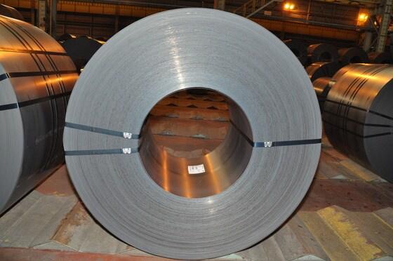 본문 이미지 - CEM설비를 통해 생산된 열연코일(포스코 제공)/News1