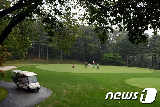 본문 이미지 - 경기도의 한 골프장. (사진은 기사 내용과 무관함) / 뉴스1 ⓒ News1 최현규 기자