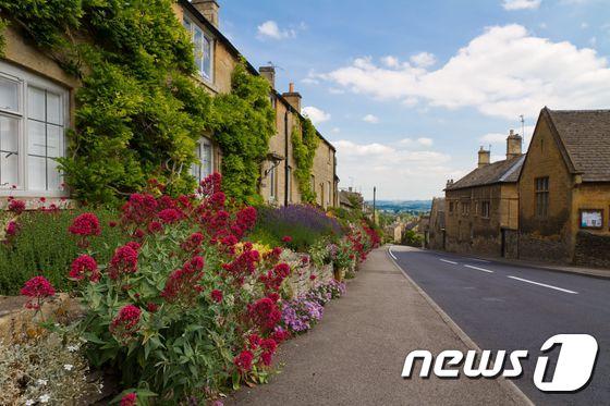 본문 이미지 - 잉글랜드 남서부 구릉 지대의 목가적인 작은 마을 100여 곳이 모인 '코츠월드'(이미지제공=참좋은여행)ⓒ News1