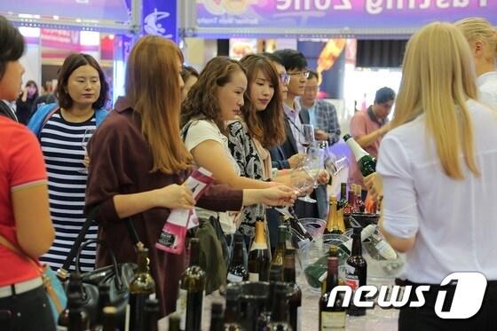 본문 이미지 - 지난 4회 대전국제와인페어의 모습ⓒ News1