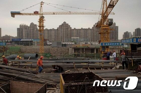 본문 이미지 - 중국 베이징의 건설현장. ⓒ AFP=뉴스1