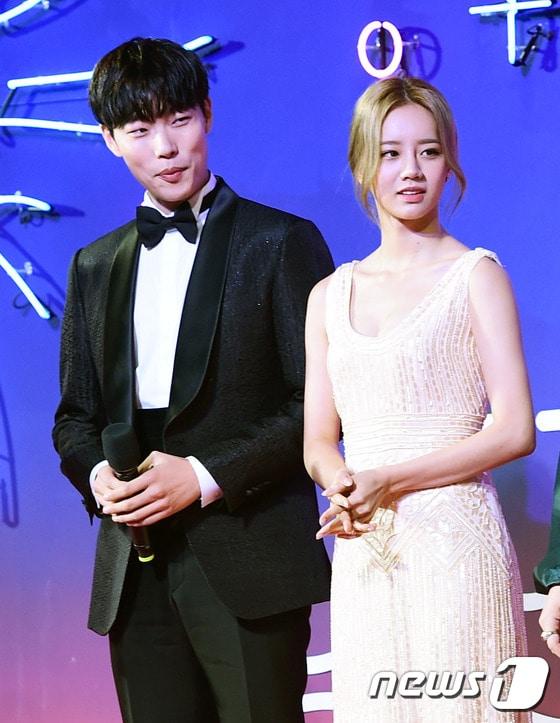 본문 이미지 - 배우 류준열(왼쪽), 혜리 ⓒ News1 