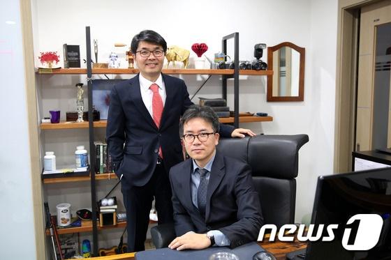 본문 이미지 - 미트박스를 공동창업한 서영직 대표(왼쪽)와 김기봉 대표  ⓒ News1