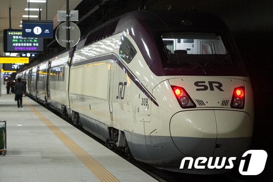본문 이미지 - SRT 열차 모습. ⓒ News1 유승관 기자