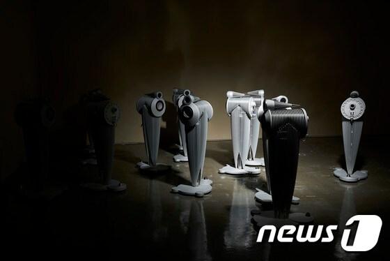 본문 이미지 - 스피커 디자이너 유국일씨의 작품 '혜성' (더페이지갤러리 제공) ⓒ News1