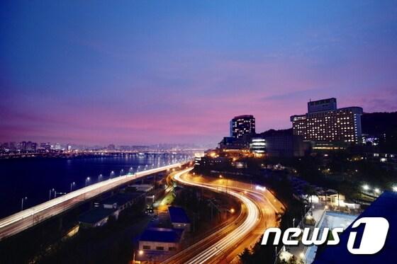 본문 이미지 - 2017년 1월 1일부터 워커힐 호텔이 자체 브랜드 워커힐로 새롭게 운영될 예정이다.ⓒ News1