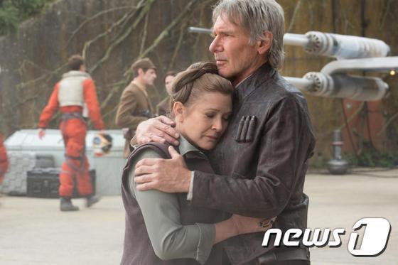 본문 이미지 - 영화 '스타워즈:깨어난포스' 스틸컷 ⓒ News1