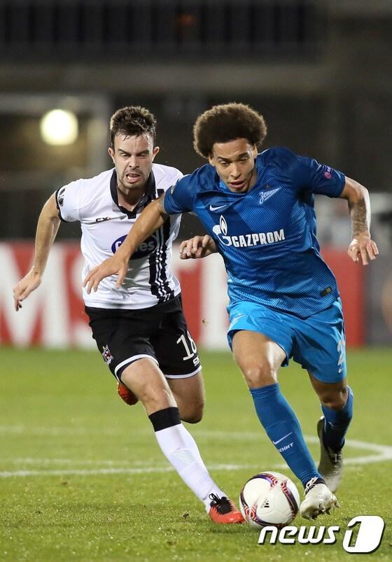 본문 이미지 - 중국리그로 이적하게 된 악셀 비첼(27) ⓒ AFP=News1