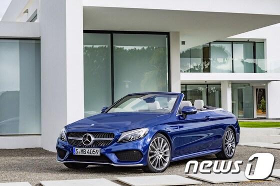 본문 이미지 - 메르세데스-벤츠 더 뉴 C 200 카브리올레ⓒ News1