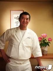 본문 이미지 - '스시 아오키(鮨 青木)' 오너 주방장 아오키 도시카츠 (青木 利勝)ⓒ News1