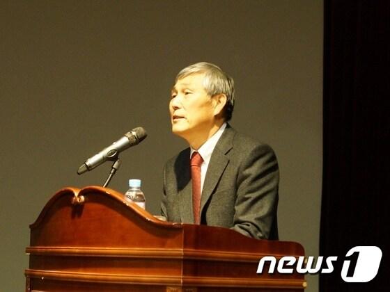 본문 이미지 - 조훈현 9단은 25일 현대백화점그룹 임직원을 대상으로 강연을 진행했다.(현대백화점 제공)ⓒ News1