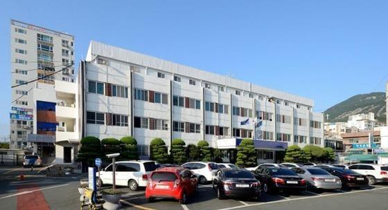 본문 이미지 - 부산 해운대경찰서는 외국인 지갑을 습득, 신용카드를 불법으로 사용한 혐의로 정모(29)씨를 불구속입건했다고 3일 밝혔다. (해운대경찰서 제공)ⓒ News1