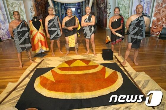 본문 이미지 - 11일 뉴질랜드 웰링턴의 테파파 국립박물관에서 열린 반환 기념식 ⓒAFP= News1