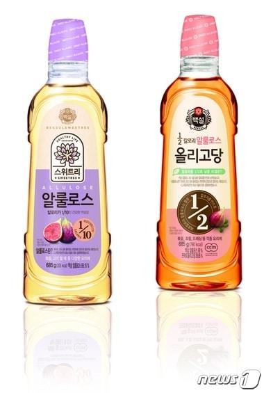 본문 이미지 - '스위트리 알룰로스(왼쪽)'와 '알룰로스 올리고당'. 사진제공=CJ제일제당 ⓒ News1