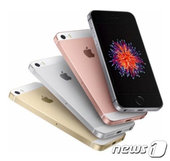 본문 이미지 - 애플의 보급형 스마트폰 '아이폰SE' ⓒ 뉴스1