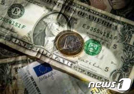 본문 이미지 - 미국 달러화 ⓒ AFP=뉴스1