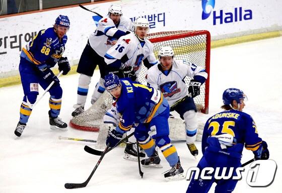 본문 이미지 - 안양 한라가 26일부터 사할린과 아시아리그 결승전을 치른다. (대한아이스하키협회 제공). ⓒ News1