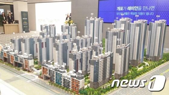 본문 이미지 - 래미안 블레스티지 모델하우스 /사진=최동순 기자 ⓒ News1