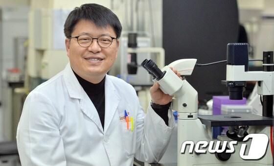 본문 이미지 - 라정찬 바이오스타 줄기세포기술연구원장. /뉴스1 ⓒ News1