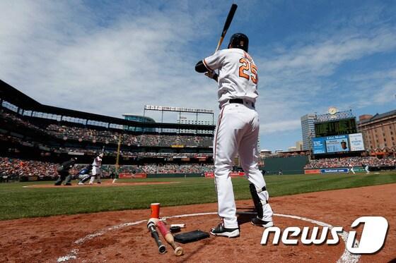 본문 이미지 - 볼티모어 오리올스 김현수가 11일 2016 메이저리그 탬파베이 레이스와의 경기에서 멀티히트를 기록했다.ⓒ AFP=News1