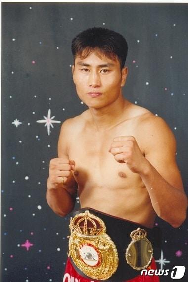 본문 이미지 - 전 WBA 슈퍼페더급 세계챔피언 최용수. (한국권투연맹 제공)ⓒ News1