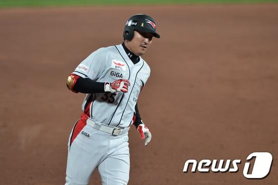 본문 이미지 - 19년차를 맞는 kt위즈의 베테랑 외야수, 이진영./뉴스1 DB ⓒ News1 이재명 기자